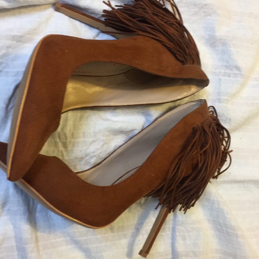 Beautiful heels - Picture 2 of 3
